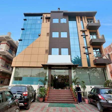 Oyo 9841 The Vivir 1 Hotel Noida Luaran gambar
