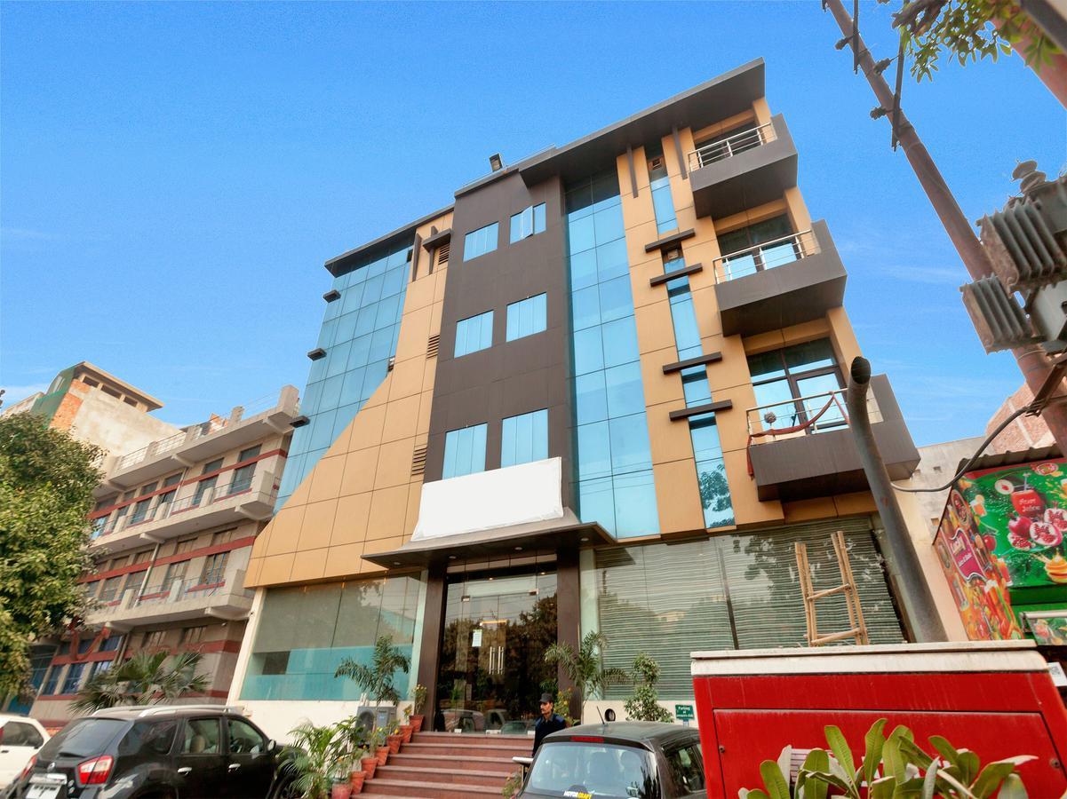 Oyo 9841 The Vivir 1 Hotel Noida Luaran gambar
