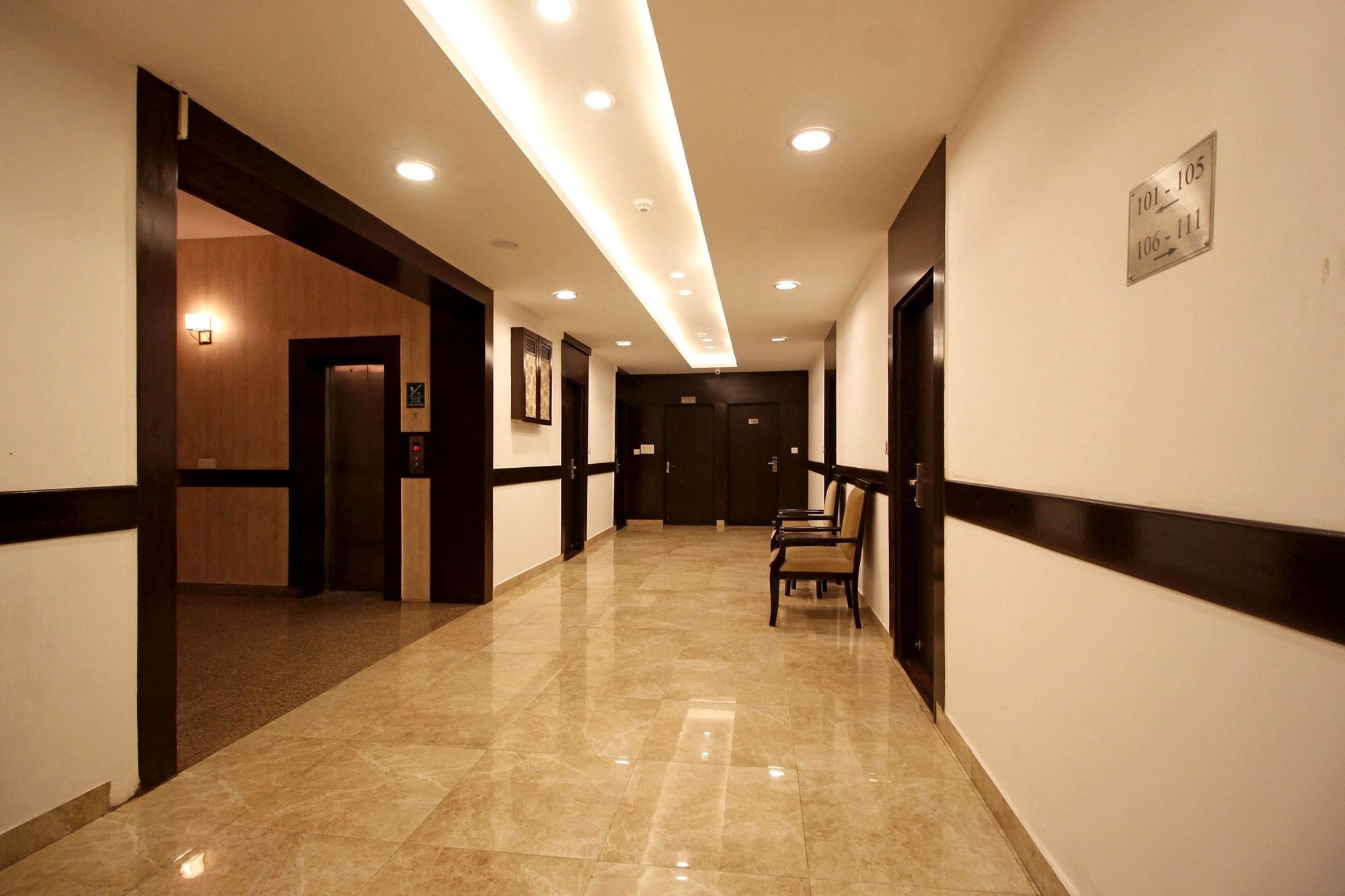 Oyo 9841 The Vivir 1 Hotel Noida Luaran gambar