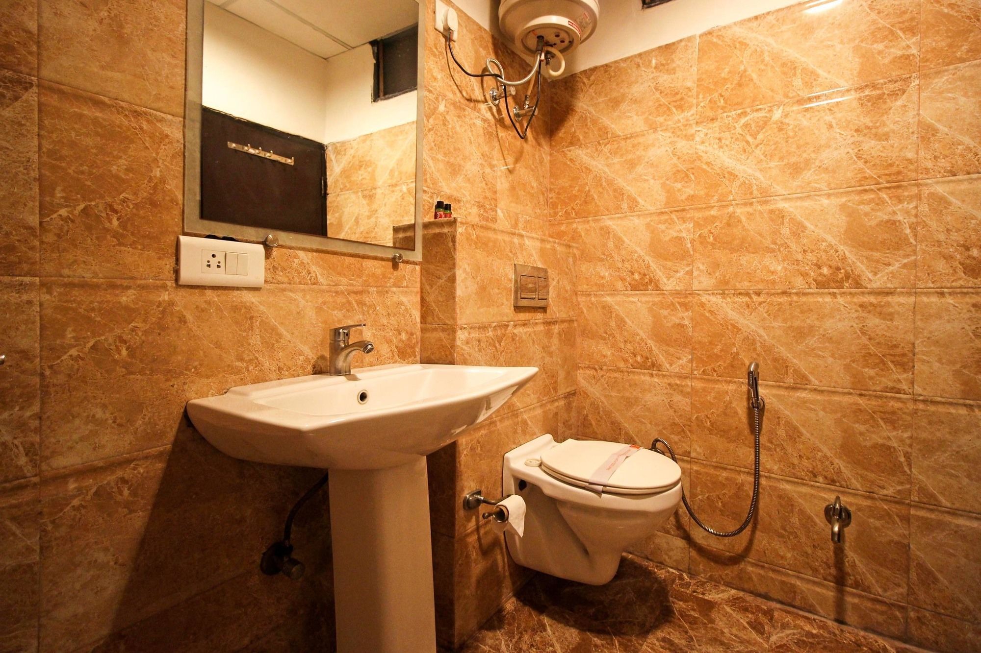 Oyo 9841 The Vivir 1 Hotel Noida Luaran gambar